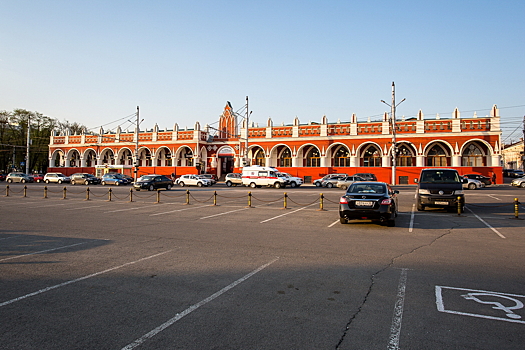 Парковка на Старом Торге начнет превращаться в каток в конце недели