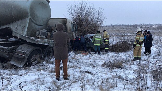 В массовом столкновении в Саратовской области есть человеческие жертвы. Подробности ДТП