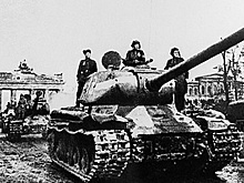 "Танк прорыва". Почему немецкие "Тигры" боялись тяжелого ИС-2
