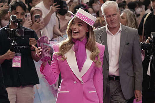 Актриса Марго Робби устраивала день розового цвета на съемках "Барби"