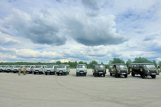 В Новосибирске инспекторам охотнадзора передали 28 автомобилей УАЗ