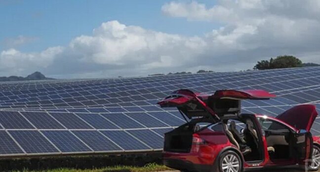 Tesla четыре года не разрешает гавайцу пользоваться солнечными батареями