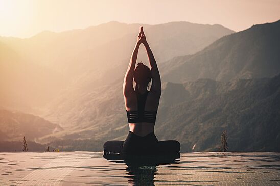 Гормональная йога: позы, упражнения, чем полезна для женского здоровья