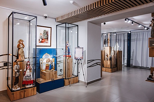 В туристическом центре Чебоксар открылась современная арт-галерея "Счастье на Волге"