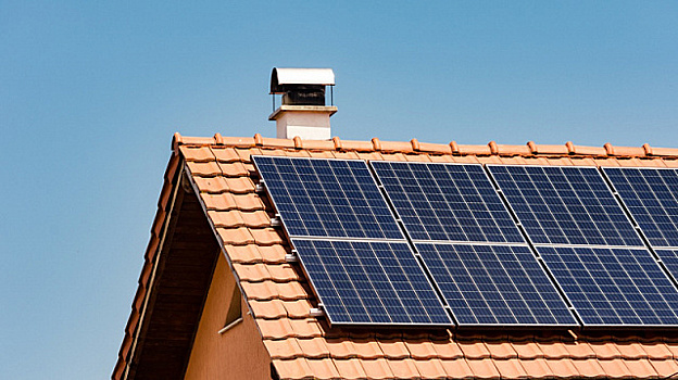 В Индии установят солнечные батареи на крышах 10 млн жилых домов