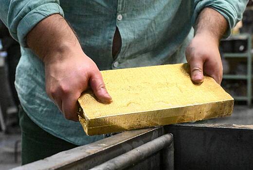 Объем торгов золотом почти удвоился в России