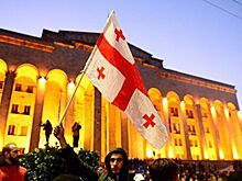 Беспорядки в Грузии: демонстранты подрались с оппозицией