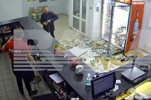 В Кирове мужчина устроил погром в магазине и сам попросил вызвать полицию
