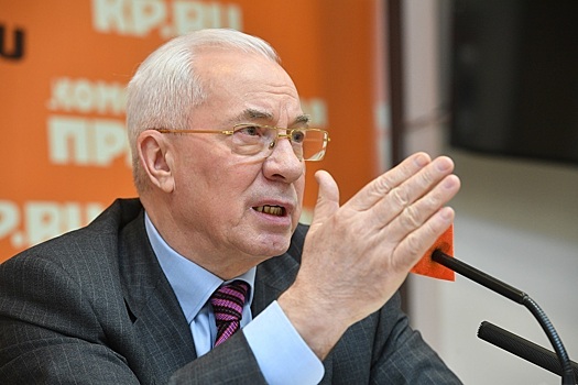 Азаров: в западном мире сложилось единство враждебной политики против РФ