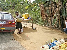 Власти Нигерии запретили продажу бензина у границы