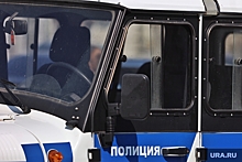 Губернатор Шумков подарил полиции новые спецмашины