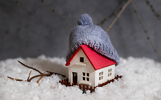 Эксперт Росгосстраха рассказал, как подготовить дачу к зимовке