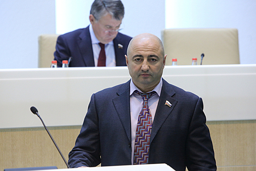 Экс-музыкант группы «Любэ» Вайнберг решил уйти из Совета Федерации