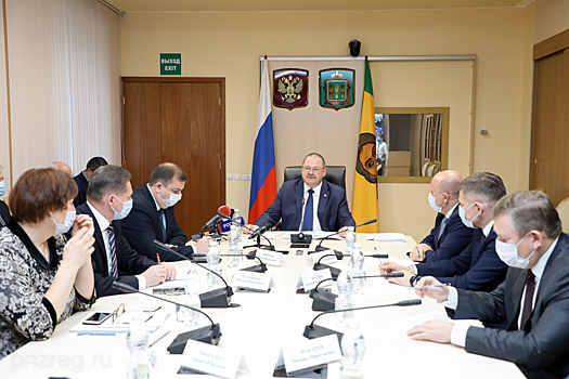 Мельниченко примет участие в слушаниях по бюджету в Совете Федерации