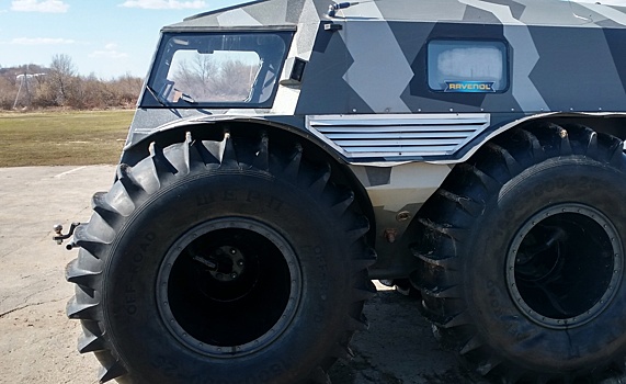 Молодой водитель «Лады» покалечил двух людей в снегоболотоходе