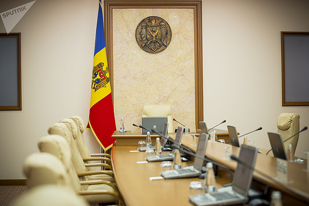 Правительство Молдовы уволило 15 замминистров и назначило госсекретарей