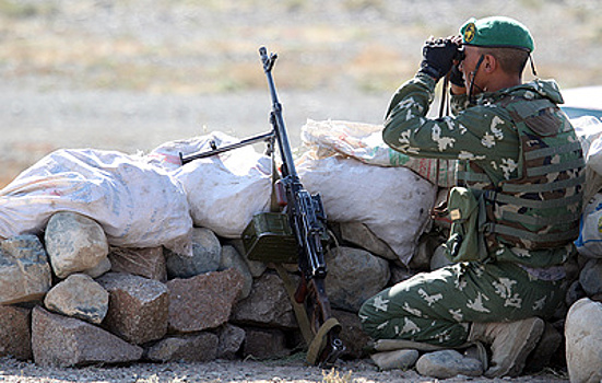 Глава ГКНБ Киргизии направляется в зону конфликта на границу с Таджикистаном