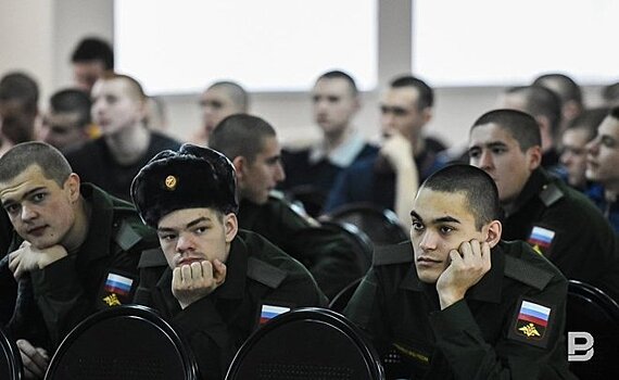 В Казань из Набережных Челнов для боевого слаживания направили больше 800 человек