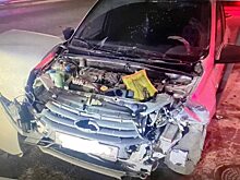 Водитель «Daewoo Nexia» протаранил два автомобиля на Чернышевского в Саратове
