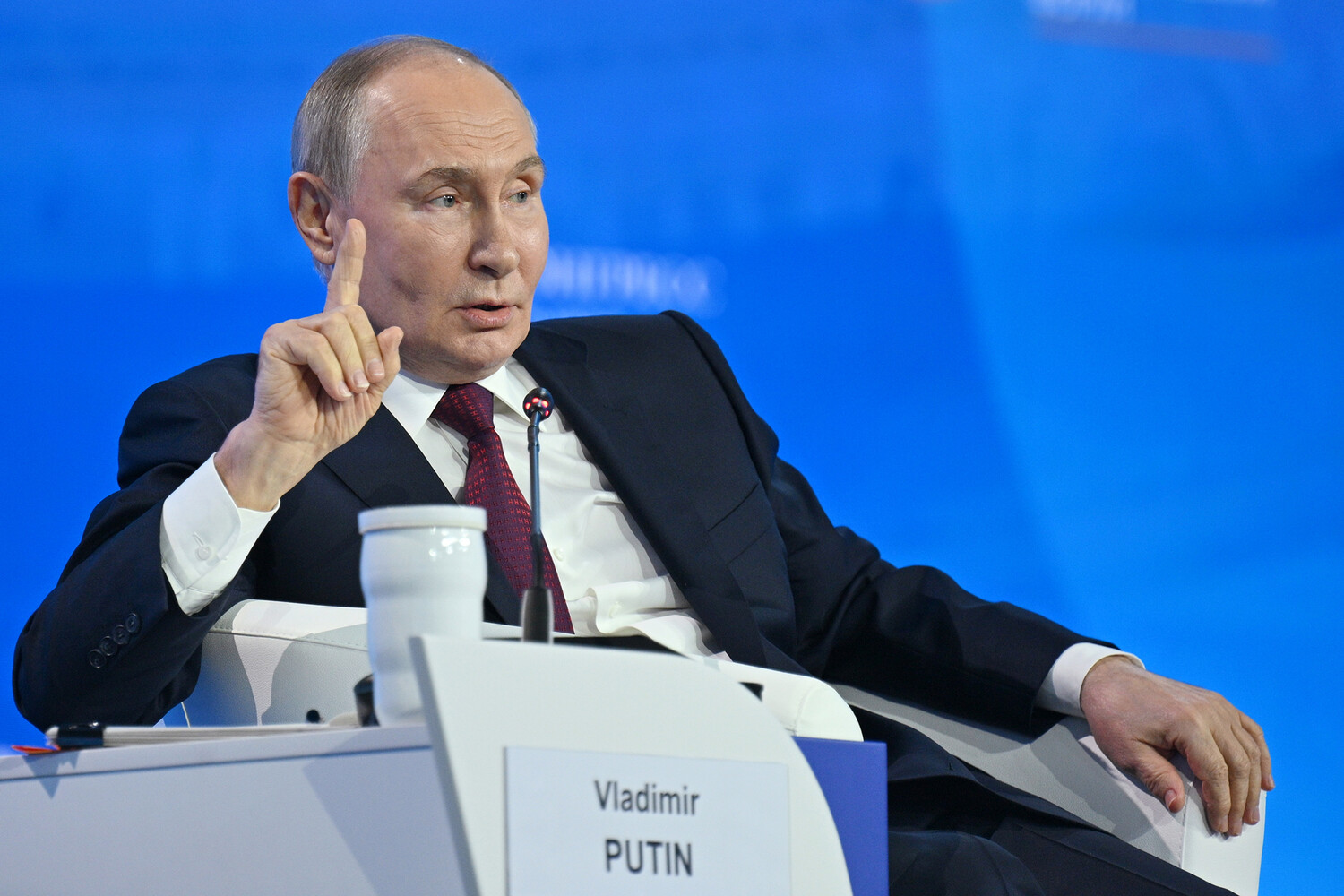 Глава Комиссии США по искусству Кук планирует приехать на ПМЭФ и послушать Путина