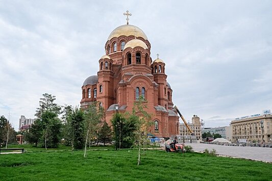 Иконописцы собора Александра Невского поведали, откуда берут вдохновение