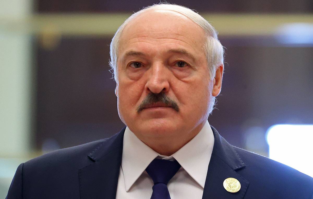 Лукашенко сообщил об отводе военных Запада от границ Белоруссии