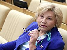 Актриса и депутат Драпеко поздравила работников культуры Петербурга с праздником