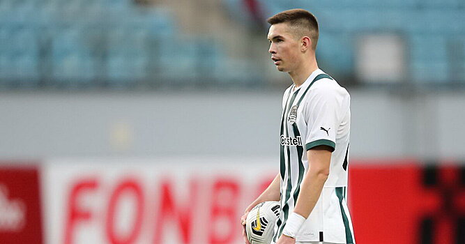 Литвинов удален за подкат в ногу Здьелару в матче с ЦСКА. Левников поменял желтую на красную после ВАР