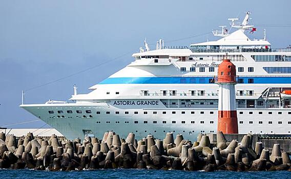 Турецкая ответка: Круизный лайнер Astoria Grande с русскими туристами не пустили в Стамбул