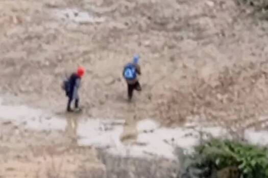 Власти необычным образом оправдались за непроходимую жижу грязи в российском городе