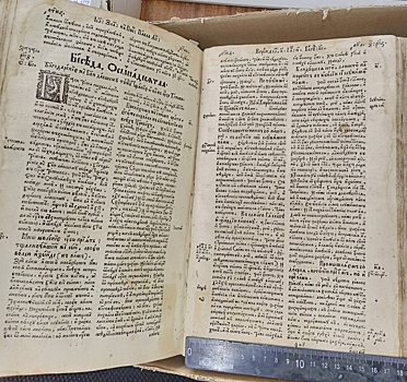 На чердаке пермского сельского храма нашли книгу, изданную в 1623 году в Киеве