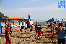 В Махачкале стартовал республиканский турнир по пляжному волейболу