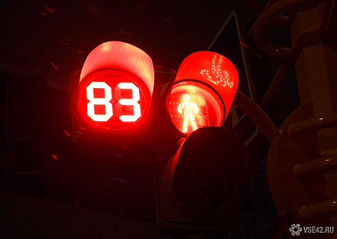 Встали намертво: в Сибири светофор выбесил водителей из-за жуткой пробки