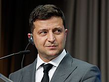 Зеленский продлил на три года санкции против двух российских банков
