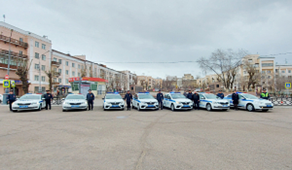 В столице Бурятии полицейские провели автопробег, посвящённый 76-й годовщине Победы в Великой Отечественной войне
