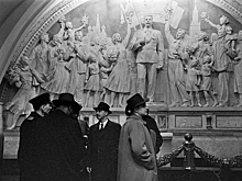 Подземные дворцы и иностранные делегации: как строили московское метро