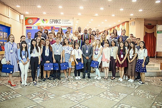Студенты Губкинского университета приняли участие в Молодежной ассамблея стран БРИКС