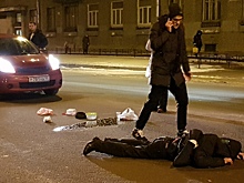 Пьяный мужчина пытался перебежать дорогу и попал под машину в Петербурге