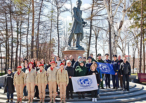 Военнослужащие армейского корпуса ВВО на Сахалине почтили память великого мореплавателя и первооткрывателя Г. И. Невельского