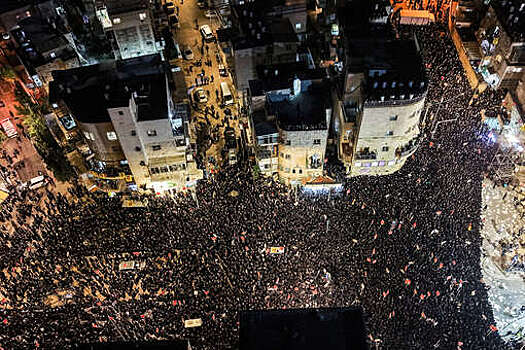 В Иерусалиме автобус наехал на протестующих, четыре человека пострадали