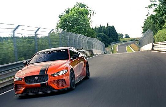 Jaguar XE SV Project 8 доработали ещё до начала производства