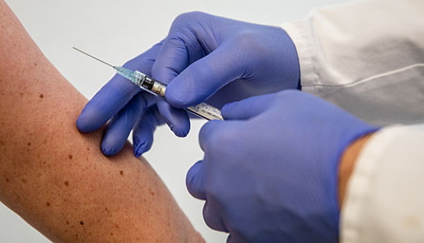 Доброволец раскрыл детали испытаний вакцины от COVID-19