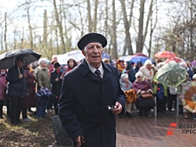 Свердловский губернатор расширил список тех, кто может претендовать на звание «Ветеран труда»