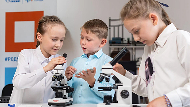 Омский НПЗ поддержал создание передвижной лаборатории для детей