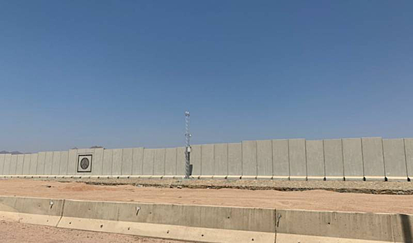 Шарм-эль-Шейх обнесли бетонной стеной с колючей проволокой