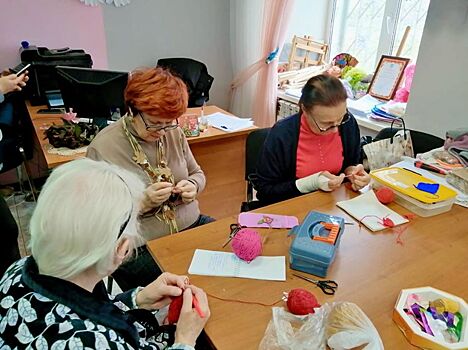 Для пенсионеров в Останкине открылся кружок вязания