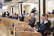 Умершим депутатам разрешили сохранять полномочия до следующих выборов в России