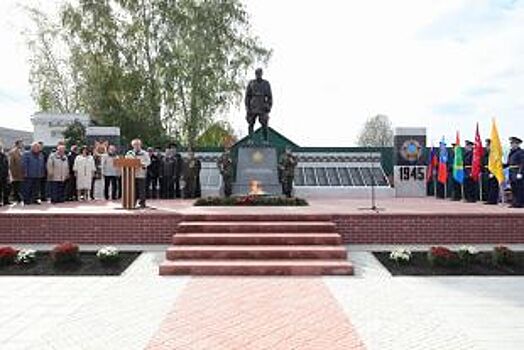 В Мичуринском районе Тамбова открыли памятник участникам войны