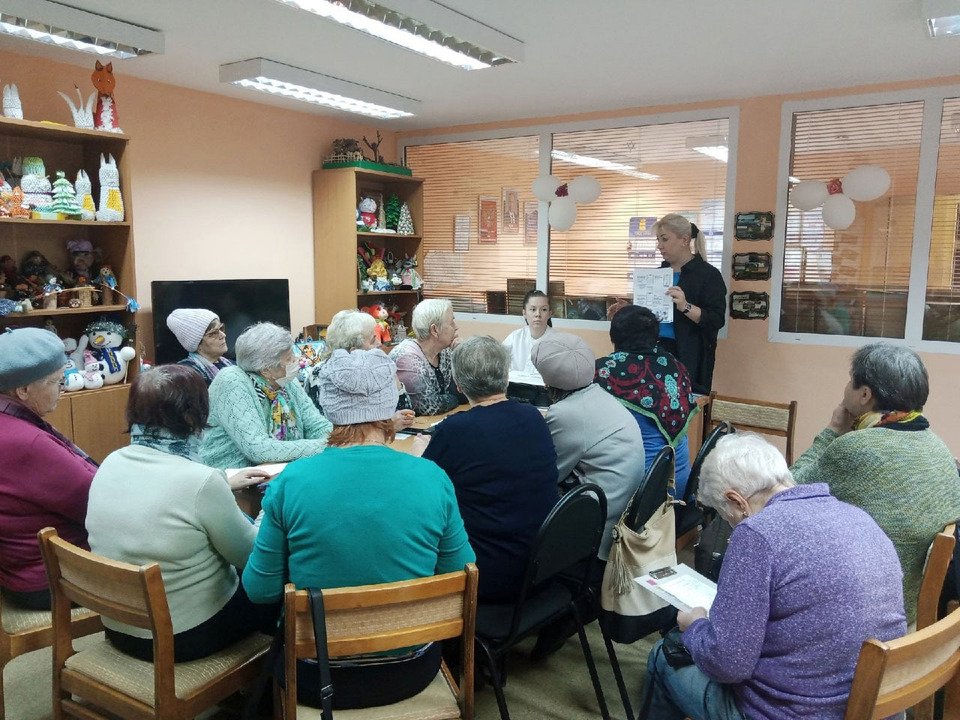 1400 пенсионеров Кировской области прошли обучение, как записаться к врачу через Госуслуги