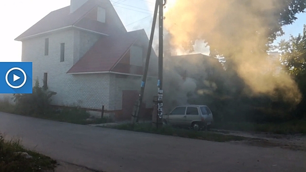 В Воронеже неизвестные подожгли машину члена Общественной палаты